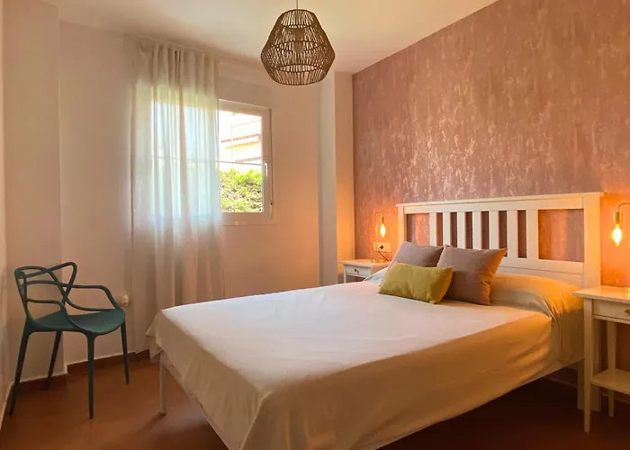 Jardin Privado # Netflix # Playa A 8Min # Wifi # Familia # Apartamento