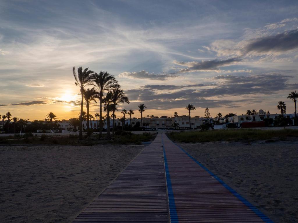 Jardin Privado # Netflix # Playa A 8min # Wifi # Familia # Apartment Vera