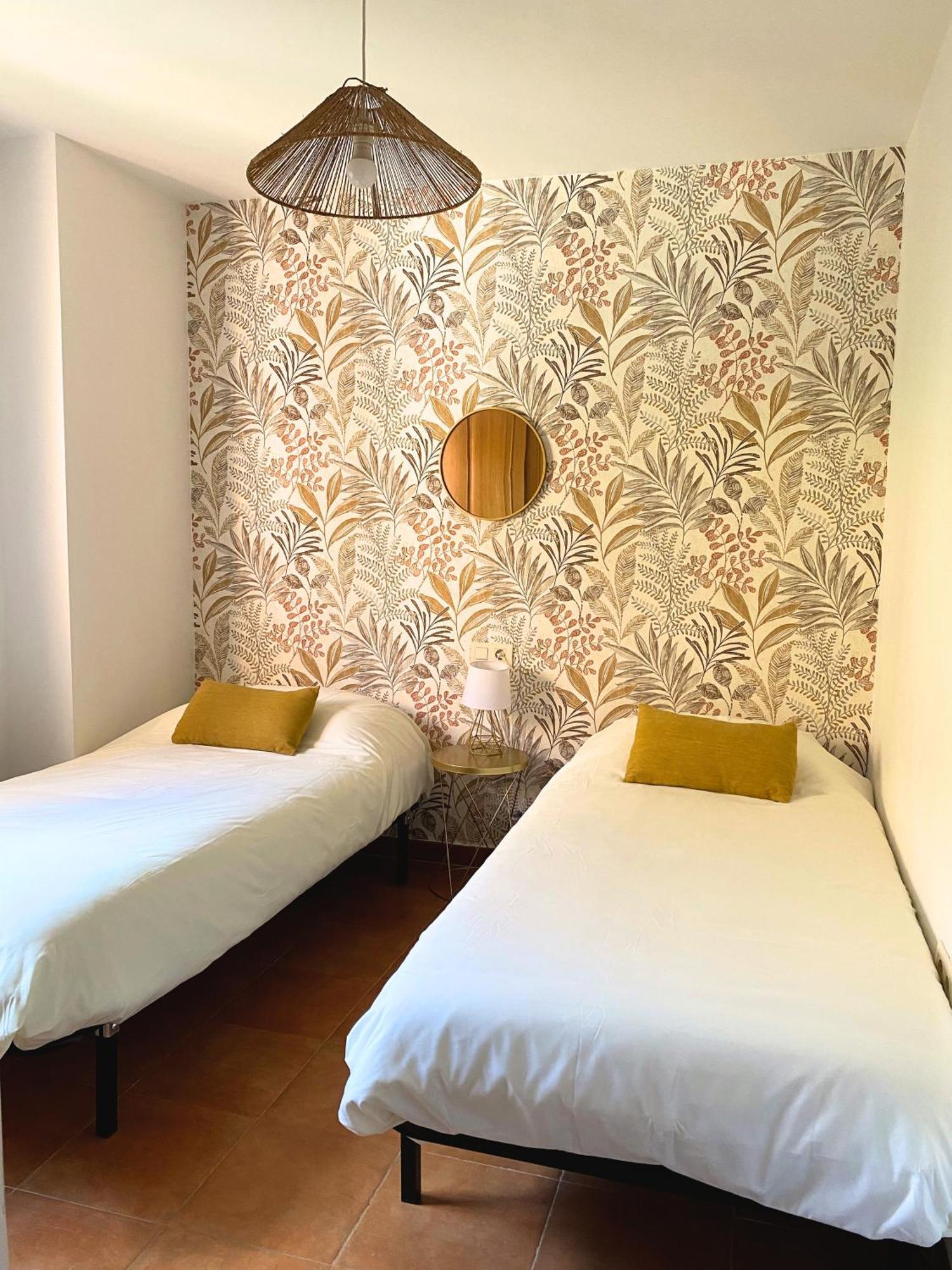 Jardin Privado # Netflix # Playa A 8min # Wifi # Familia # Apartment
