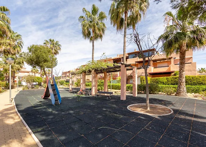 Jardin Privado # Netflix # Playa A 8Min # Wifi # Familia # Apartamento