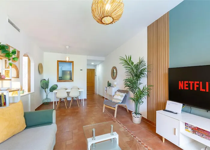 Jardin Privado # Netflix # Playa A 8Min # Wifi # Familia # Apartamento